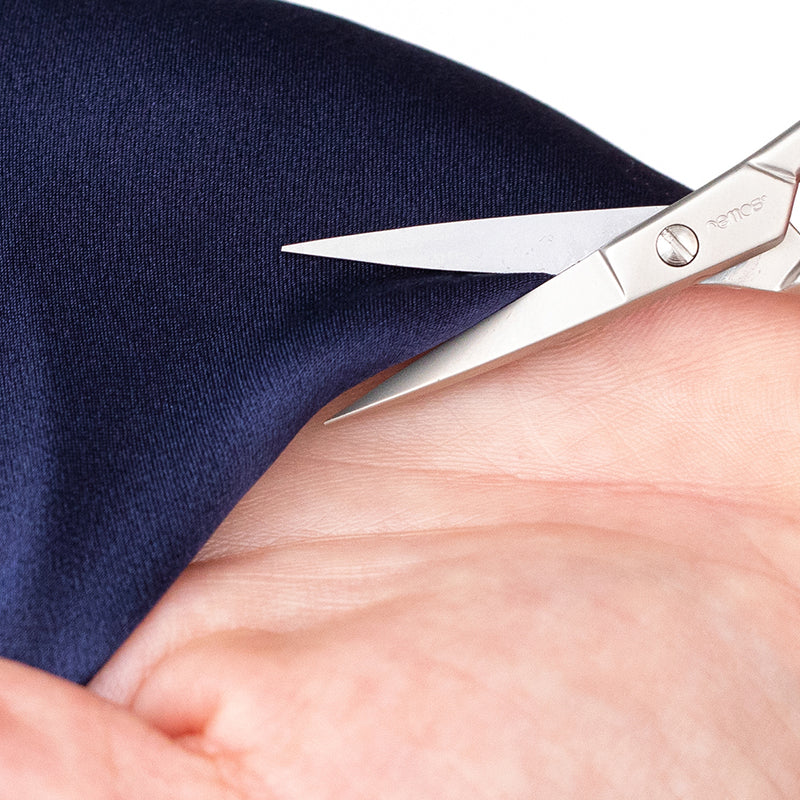 Embroidery Scissors - Silver Matte With Large Finger Holes - 9 Cm - Pointed