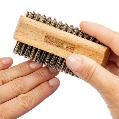 Hand- & Nagelbürste beidseitig Naturborsten grau aus Buchenholz