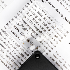 remos Taschenlupe leicht vom Gewicht her und deshalb angenehm zu halten ideal f&uuml;r klein gedruckte Inhaltsangaben