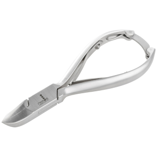 remos nail pliers bent slightly and cleanly cut thick toenails