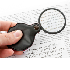 remos Pocket Magnifier light in weight and therefore...