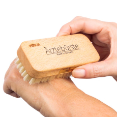 &quot;Doctors Hand Brush&quot; with natural bristles beech wood